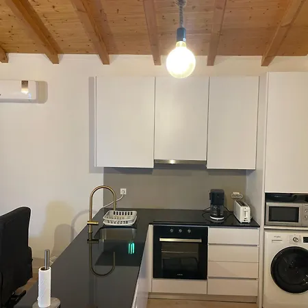 Cozy In Historic Downtown - Farm Views - Walk To *