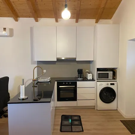 Dom wakacyjny Cozy In Historic Downtown - Farm Views - Walk To