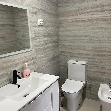 Cozy In Historic Downtown - Farm Views - Walk To *