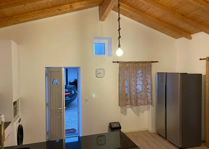 Cozy In Historic Downtown - Farm Views - Walk To בית נופש