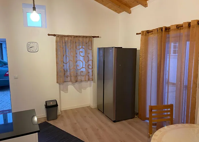 בית נופש Cozy In Historic Downtown - Farm Views - Walk To *