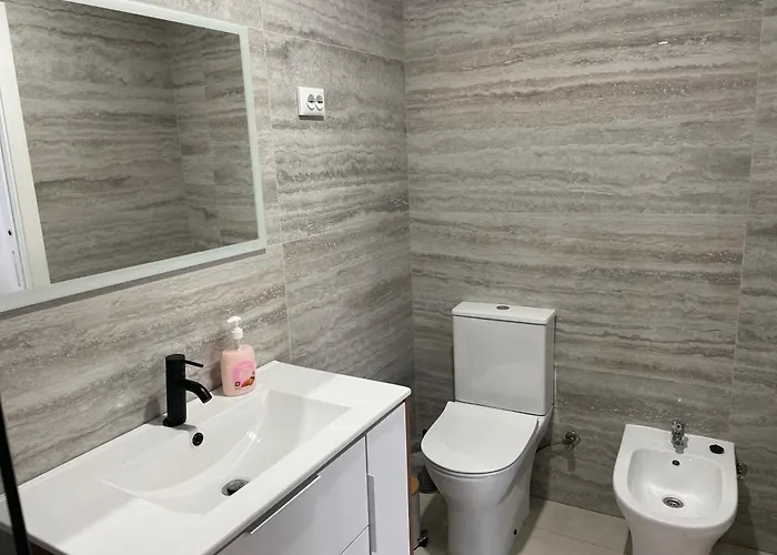 Cozy In Historic Downtown - Farm Views - Walk To *