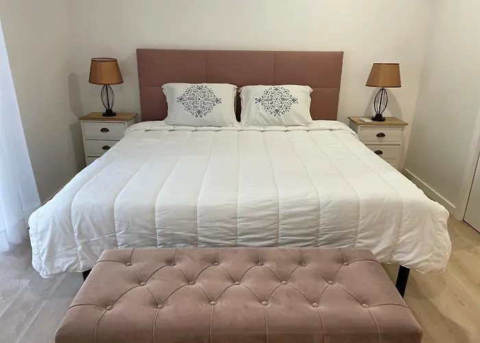 Cozy In Historic Downtown - Farm Views - Walk To *