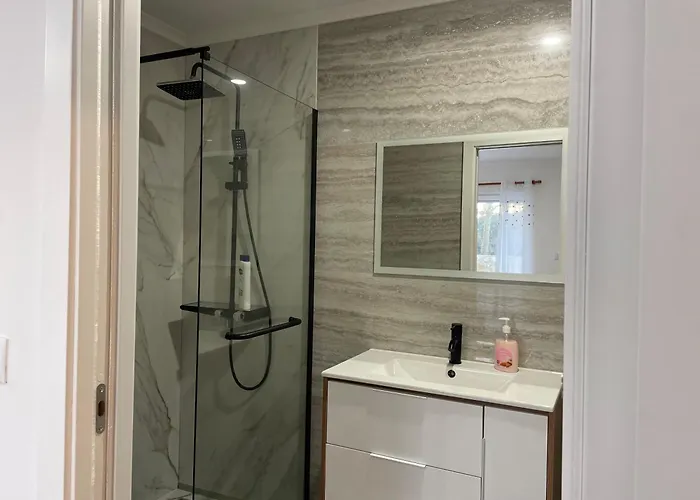 בית נופש Cozy In Historic Downtown - Farm Views - Walk To *