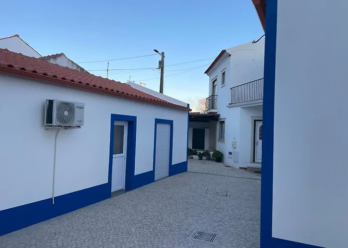 Cozy In Historic Downtown - Farm Views - Walk To