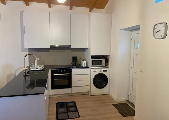 Cozy In Historic Downtown - Farm Views - Walk To בית נופש